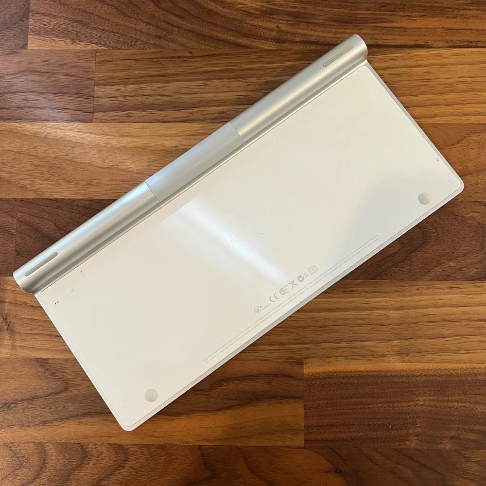 Wireless Apple Keyboard Silver